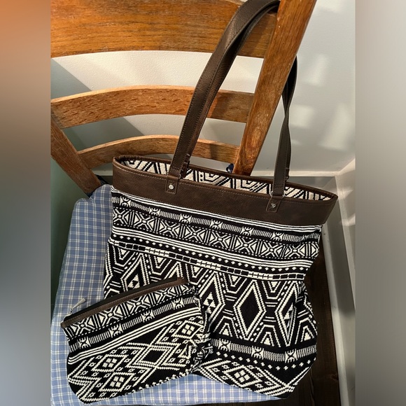 JEWELL by Thirty-One Black & White Woven Cotton Boho Weekend Aztec Shoulder Bag - Picture 2 of 14